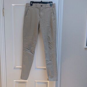 EUC Gap Mens Khaki pants, 31/34 Slim.  Set of 4 pairs
